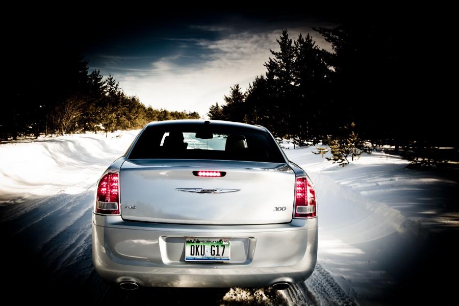  Chrysler 300C Glacier Edition 2013 года  (фото 5 из 31)